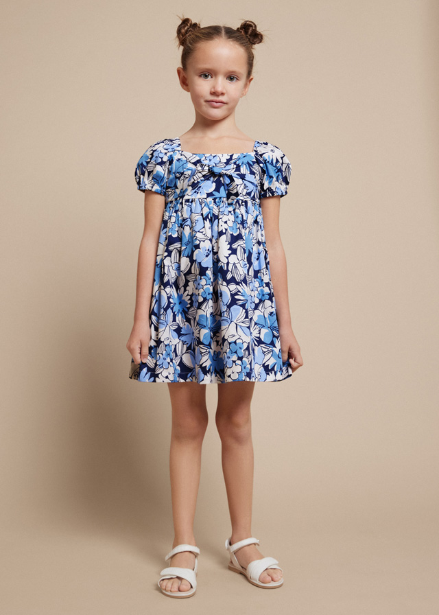 detail Dívčí šaty se vzorem MAYORAL